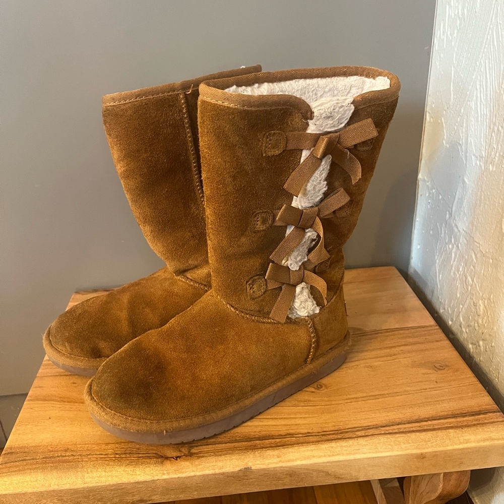 Koolberra by Ugg size 1 girls tall tan boots